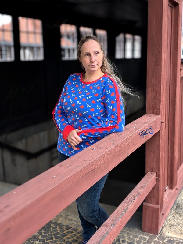 BlueButtonShirt2